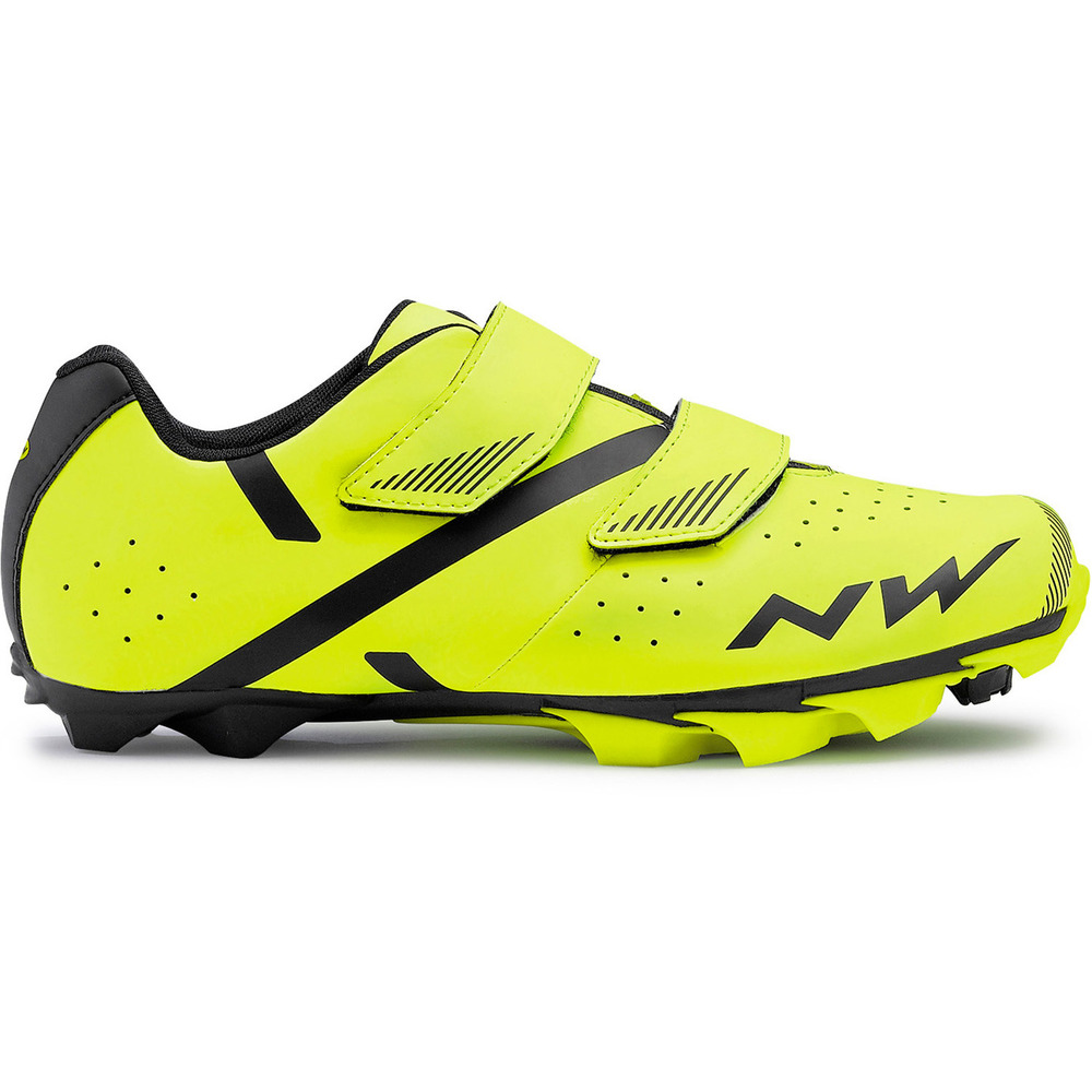 foto con scarpe da bicicletta corsa